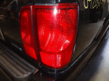 Load image into Gallery viewer, Grille Lincoln Navigator 1999 - NW97960
