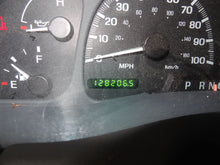 Load image into Gallery viewer, Grille Lincoln Navigator 1999 - NW97960
