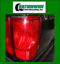 Load image into Gallery viewer, Grille Lincoln Navigator 1999 - NW97960
