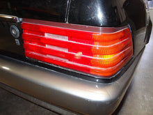 Load image into Gallery viewer, RADIATOR FAN ASSEMBLY Mercedes 300SL 1990 90 91 92 93 - NW64362
