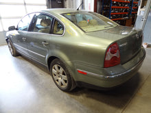 Load image into Gallery viewer, FOG LIGHT Volkswagen Passat 01 02 03 04 05 Right - NW83694
