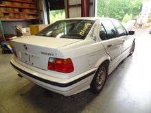 Load image into Gallery viewer, CD CHANGER 318i 318ic 318ti 323i 323ic 323is 328i 328ic 328is M3 98-99 - NW136336

