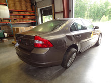 Load image into Gallery viewer, AC CONDENSER Volvo XC70 V70 Xc60 2007 07 2008 08 2009 09 2010 10 2011 11 2012 12 - NW44306
