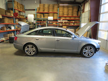 Load image into Gallery viewer, CARRIER ASSEMBLY Audi A6 S6 Rear 05 06 07 08 09 10 4.2L 3.0L 5.2L - NW46048
