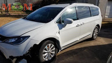 Load image into Gallery viewer, Transmission Chrysler Pacifica 2017 - MM1496180
