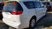 Load image into Gallery viewer, Transmission Chrysler Pacifica 2017 - MM1496180
