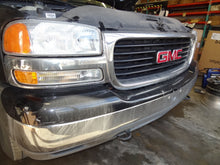 Load image into Gallery viewer, Radiator GMC Yukon 2003 - NW131718
