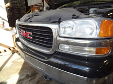 Load image into Gallery viewer, Radiator GMC Yukon 2003 - NW131718

