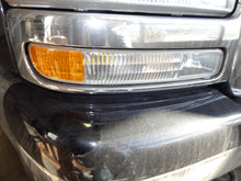 Load image into Gallery viewer, Radiator GMC Yukon 2003 - NW131718
