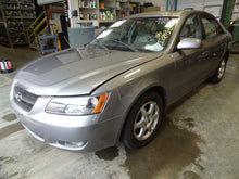 Load image into Gallery viewer, BODY CONTROL MODULE Hyundai Sonata 2006 06 2007 07 - NW32328
