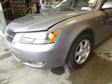 Load image into Gallery viewer, BODY CONTROL MODULE Hyundai Sonata 2006 06 2007 07 - NW32328
