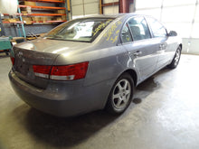 Load image into Gallery viewer, BODY CONTROL MODULE Hyundai Sonata 2006 06 2007 07 - NW32328
