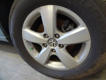 Load image into Gallery viewer, RADIATOR   Volkswagen Routan 2009 09 2010 10 2011 11 2012 12 Auto - NW132671
