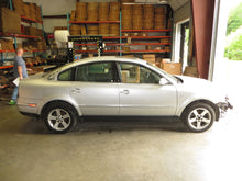 Load image into Gallery viewer, Air Bag computer Passat 2004 04 2005 05 - NW38782
