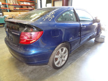 Load image into Gallery viewer, Radio Mercedes CLK320 C240 C320 C32 2001 01 2002 02 2003 03 2004 04 2005 05 - NW138406

