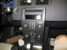 Load image into Gallery viewer, Radio Volvo C30 C70 S40 V50 2009 09 2010 10 2011 11 2012 12 2013 13 Am Fm CD - NW140301
