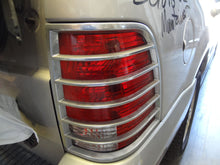 Load image into Gallery viewer, GRILLE Mercury Mountaineer 2002 02 2003 03 2004 04 2005 05 - NW97955
