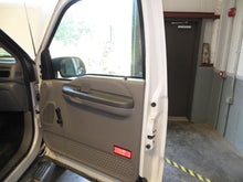 Load image into Gallery viewer, PARKLAMP TURN SIGNAL LIGHT F250SD Pickup F350SD Pickup F450SD 2001 Right - NW81504
