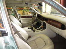 Load image into Gallery viewer, FOG LIGHT Jaguar XJ8 1998 98 1999 99 00 01 02 03 - NW82805
