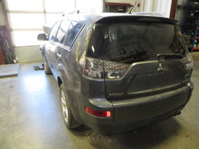 Load image into Gallery viewer, [INVENTORYCAR_YEAR_MAKE_MODEL] TRANSFER CASE - NW177018
