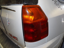 Load image into Gallery viewer, FOG LAMP LIGHT Envoy Envoy XL Envoy XUV 02-09 Bumper Mounted - NW81525
