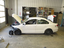 Load image into Gallery viewer, CD PLAYER RADIO Volkswagen Beetle Jetta Passat 11 12 13 14 - NW140151
