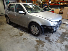 Load image into Gallery viewer, SPEEDOMETER CLUSTER Volkswagen Golf 2004 04 2005 05 2006 06 07 Auto - NW162128
