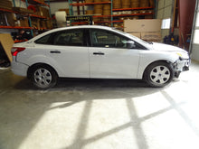 Load image into Gallery viewer, INFO SCREEN Ford Focus 2012 12 - NW104459
