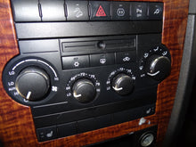 Load image into Gallery viewer, RADIATOR FAN ASSEMBLY Grand Cherokee Commander 2005 05 2006 06 07 08 - NW63448
