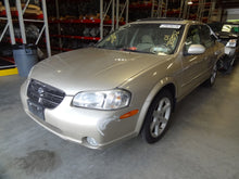 Load image into Gallery viewer, RADIO Nissan Maxima 2001 01 - NW137208
