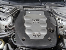 Load image into Gallery viewer, RADIO CONTROLS Infiniti M35 M45 2006 06 2007 07  LOWER - NW137102
