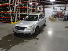 Load image into Gallery viewer, ECU ECM COMPUTER Passat 2003 03 6 cyl - NW246421
