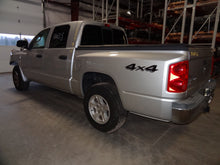 Load image into Gallery viewer, Fog Light Aspen Grand Cherokee Durango Dakota 2005 05 2006 06 07 08 09 10 - NW81414
