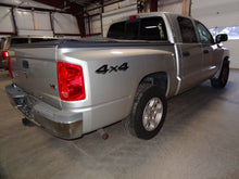 Load image into Gallery viewer, Fog Light Aspen Grand Cherokee Durango Dakota 2005 05 2006 06 07 08 09 10 - NW81414
