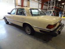 Load image into Gallery viewer, POWER STEERING PUMP Mercedes 450Se 450SEL 1972 72 1973 73 74 75 76 77 - 80 - NW163893
