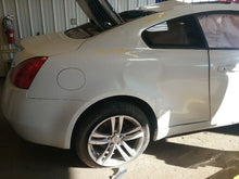 Load image into Gallery viewer, CARRIER ASSEMBLY Infiniti G37 M37 Q60 2009 09 2010 10 2011 11 12 13 Front - CTL216064
