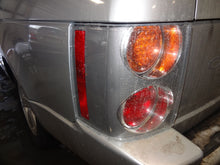Load image into Gallery viewer, FOG LAMP LIGHT Range Rover 03 04 05 Bumper Mounted Right - NW83397

