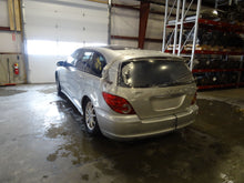 Load image into Gallery viewer, HEADLIGHT LAMP ASSEMBLY R320 R350 R500 R63 06 07 08 09 10 Left - NW103426
