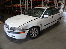 Load image into Gallery viewer, RADIATOR Volvo S40 V40 2000 00 01 02 03 04 - NW132686
