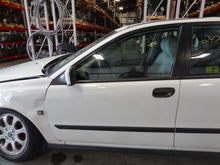 Load image into Gallery viewer, RADIATOR Volvo S40 V40 2000 00 01 02 03 04 - NW132686
