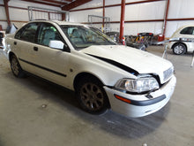 Load image into Gallery viewer, RADIATOR Volvo S40 V40 2000 00 01 02 03 04 - NW132686
