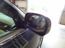Load image into Gallery viewer, FOG LAMP LIGHT Seville 98 99 00 01 02 03 04 Bumper Mounted Right - NW81765
