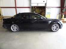 Load image into Gallery viewer, Radio  BMW 545I 2004 - NW7391
