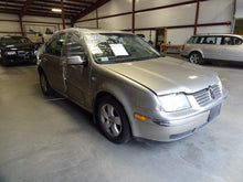 Load image into Gallery viewer, HEADLIGHT LAMP ASSEMBLY Volkswagen Jetta 02 03 04 05 06 Right - NW103700
