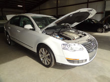 Load image into Gallery viewer, SATELLITE RECEIVER A4 S4 Beetle EOS Golf Golf GTI Jetta Rabbit 06-11 - NW140176
