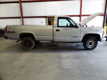 Load image into Gallery viewer, DOOR MIRROR MANUAL REMOTE 1500 Pickup 2500 Pickup 3500  88-00 Right - NW50698
