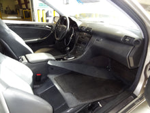 Load image into Gallery viewer, Radio Mercedes CLK320 C240 C320 C32 2001 01 2002 02 2003 03 2004 04 2005 05 - NW138410
