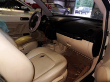 Load image into Gallery viewer, Radio Beetle 2002 02 2003 03 2004 04 - NW140069
