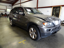 Load image into Gallery viewer, IN DASH CD PLAYER BMW 525i 540i X5 99 00 01 02 03 04 - NW136821

