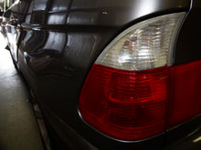 Load image into Gallery viewer, IN DASH CD PLAYER BMW 525i 540i X5 99 00 01 02 03 04 - NW136821
